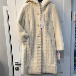Le Le Elegant Cream Hooded faux fur Women's Coat
